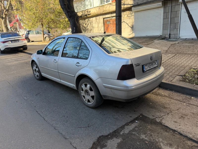 VW Bora 1.9 ДИЗЕЛ 116 кс, снимка 4 - Автомобили и джипове - 53043436