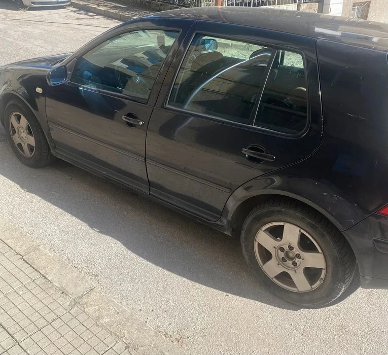 VW Golf 1.9 TDI, снимка 3 - Автомобили и джипове - 49535855