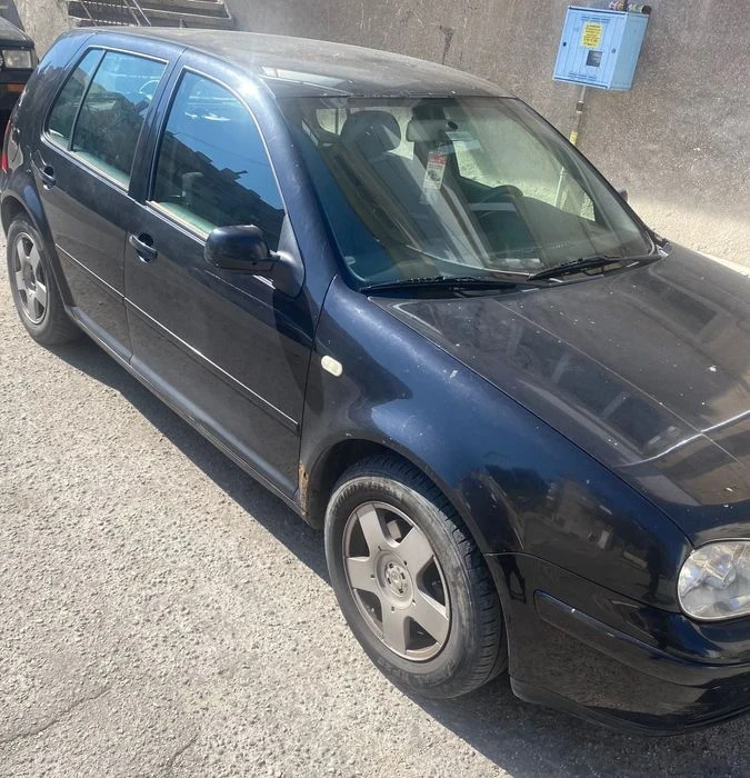 VW Golf 1.9 TDI, снимка 1 - Автомобили и джипове - 49535855