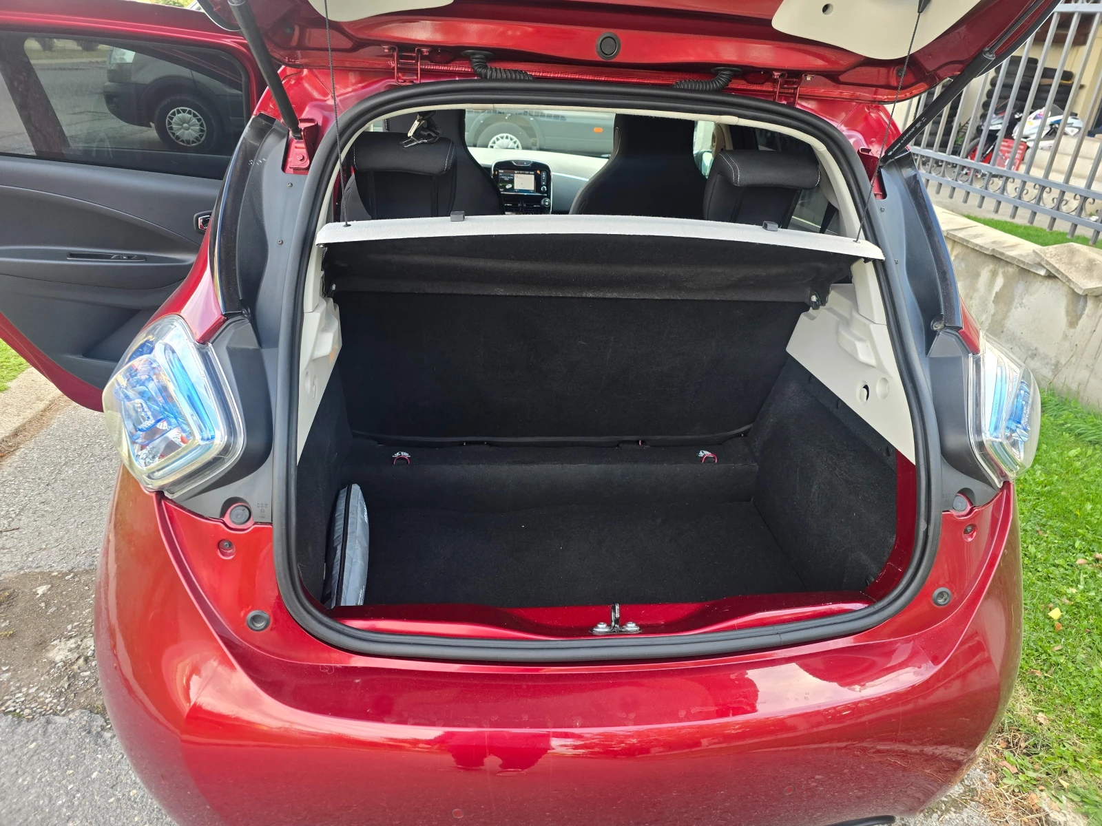 Renault Zoe 41kw Swiss Edition Z.E - изображение 8