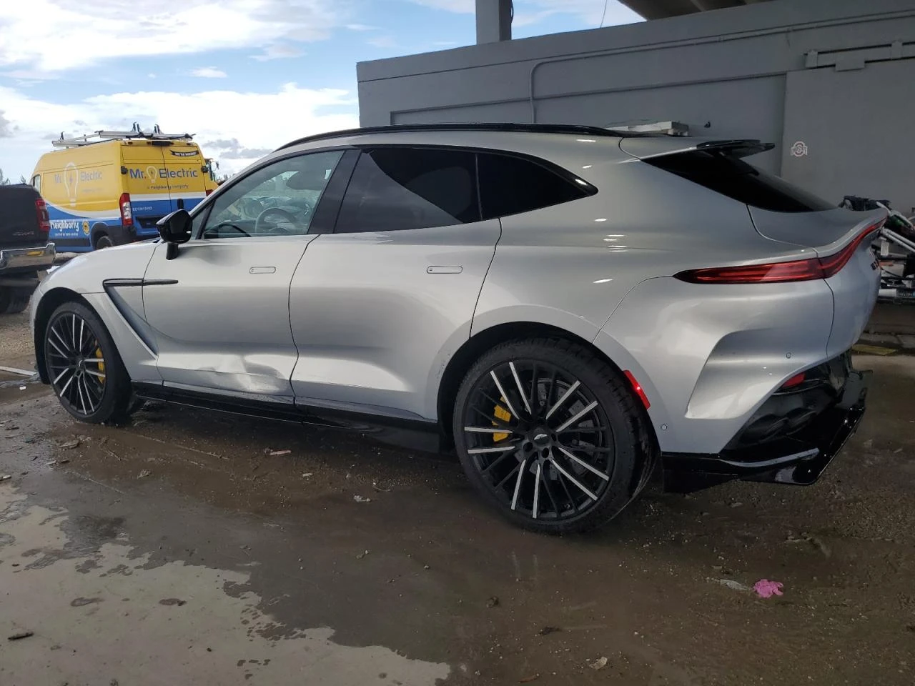 Aston Martin DBX * 707* * АвтоКредит*  - изображение 4