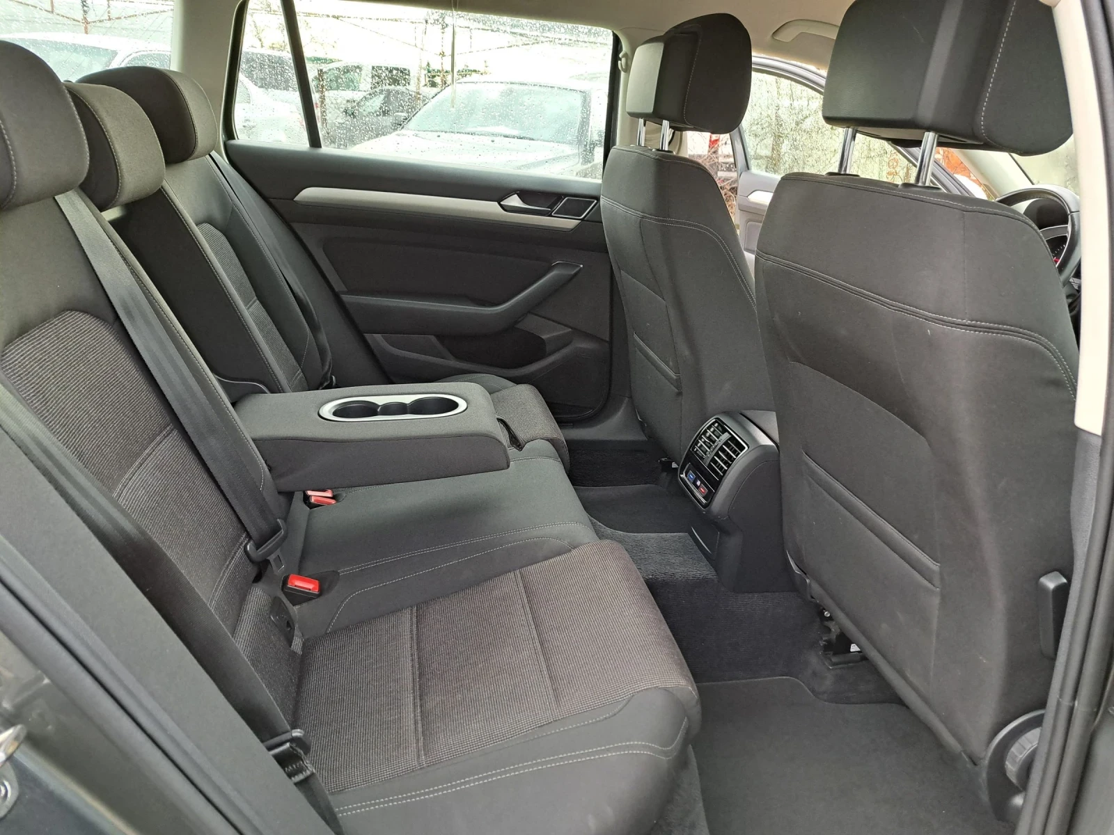 VW Passat 2.0 TDi Navi 220km | Mobile.bg   13