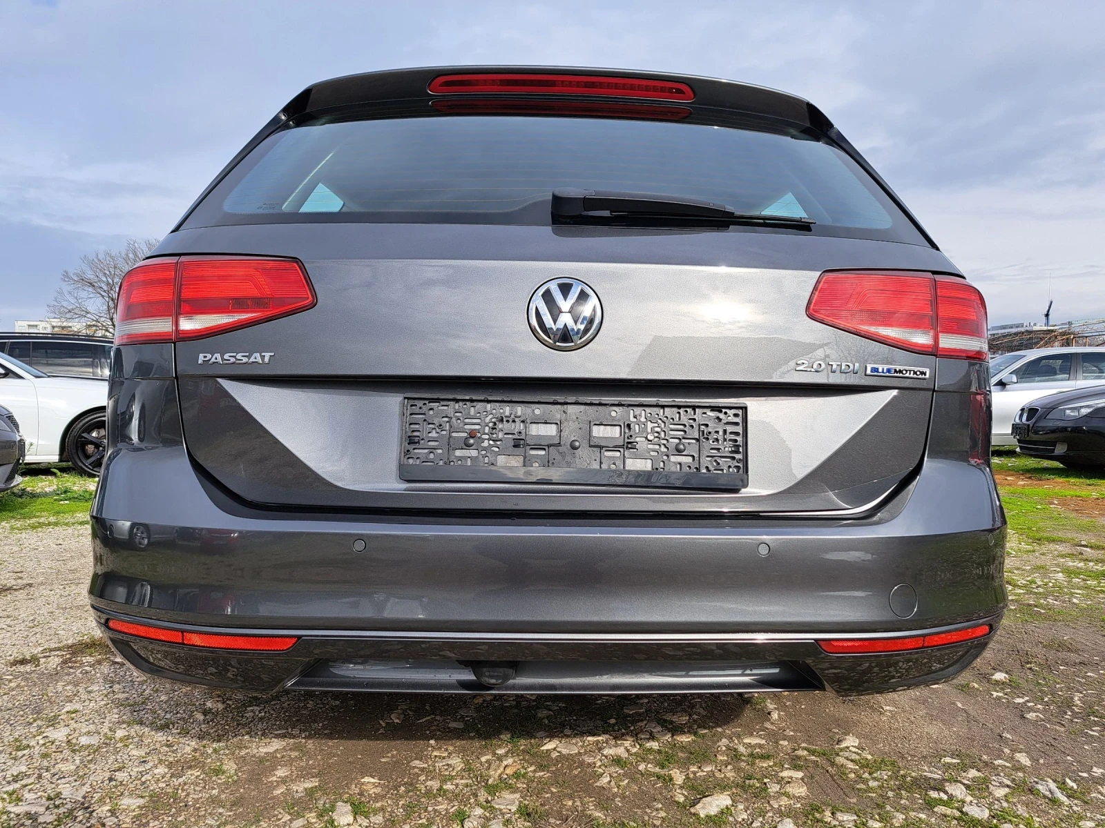 VW Passat 2.0 TDi Navi 220km | Mobile.bg   4