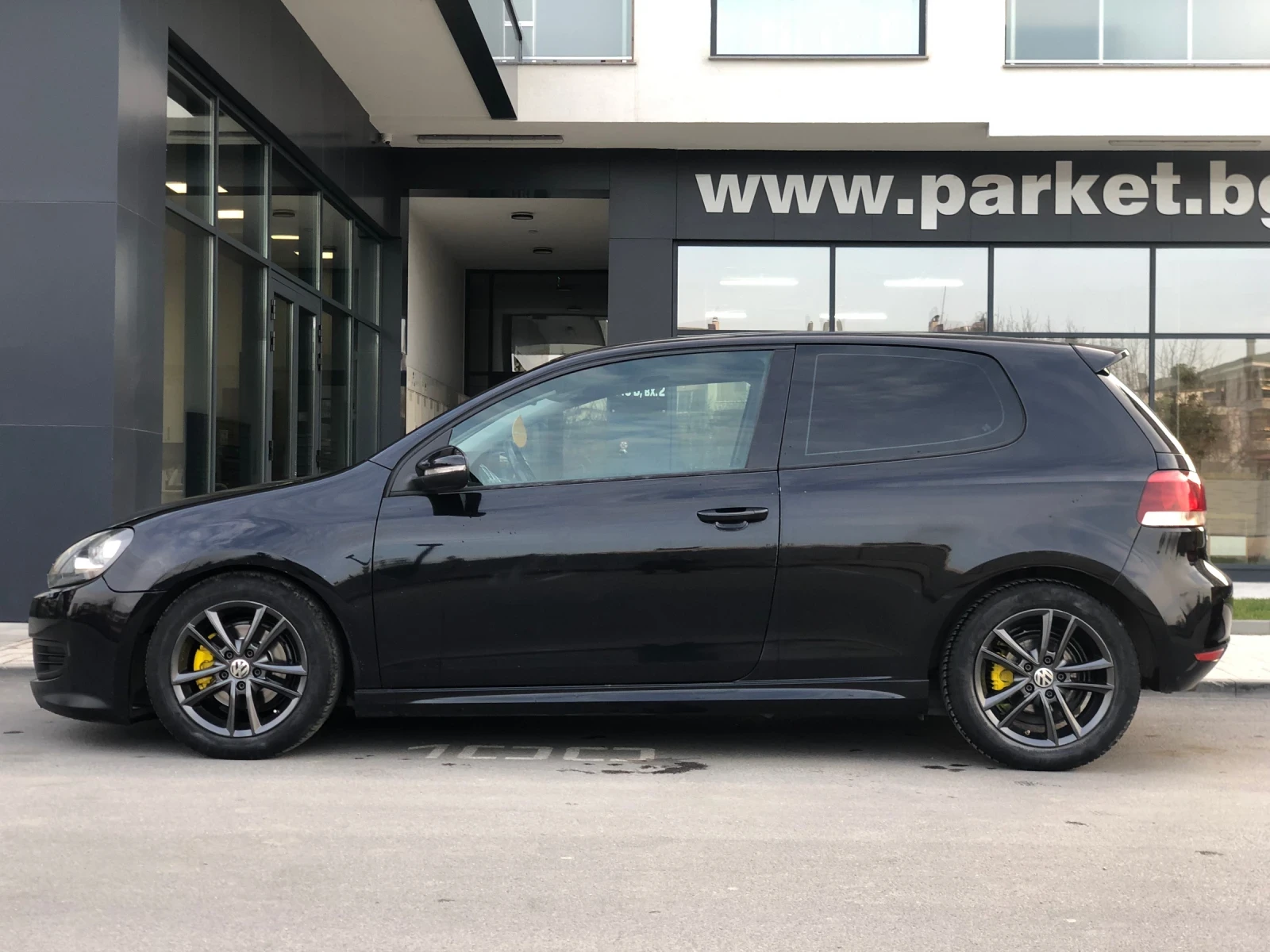 VW Golf 1.6/105тди, снимка 5 - Автомобили и джипове - 53712273