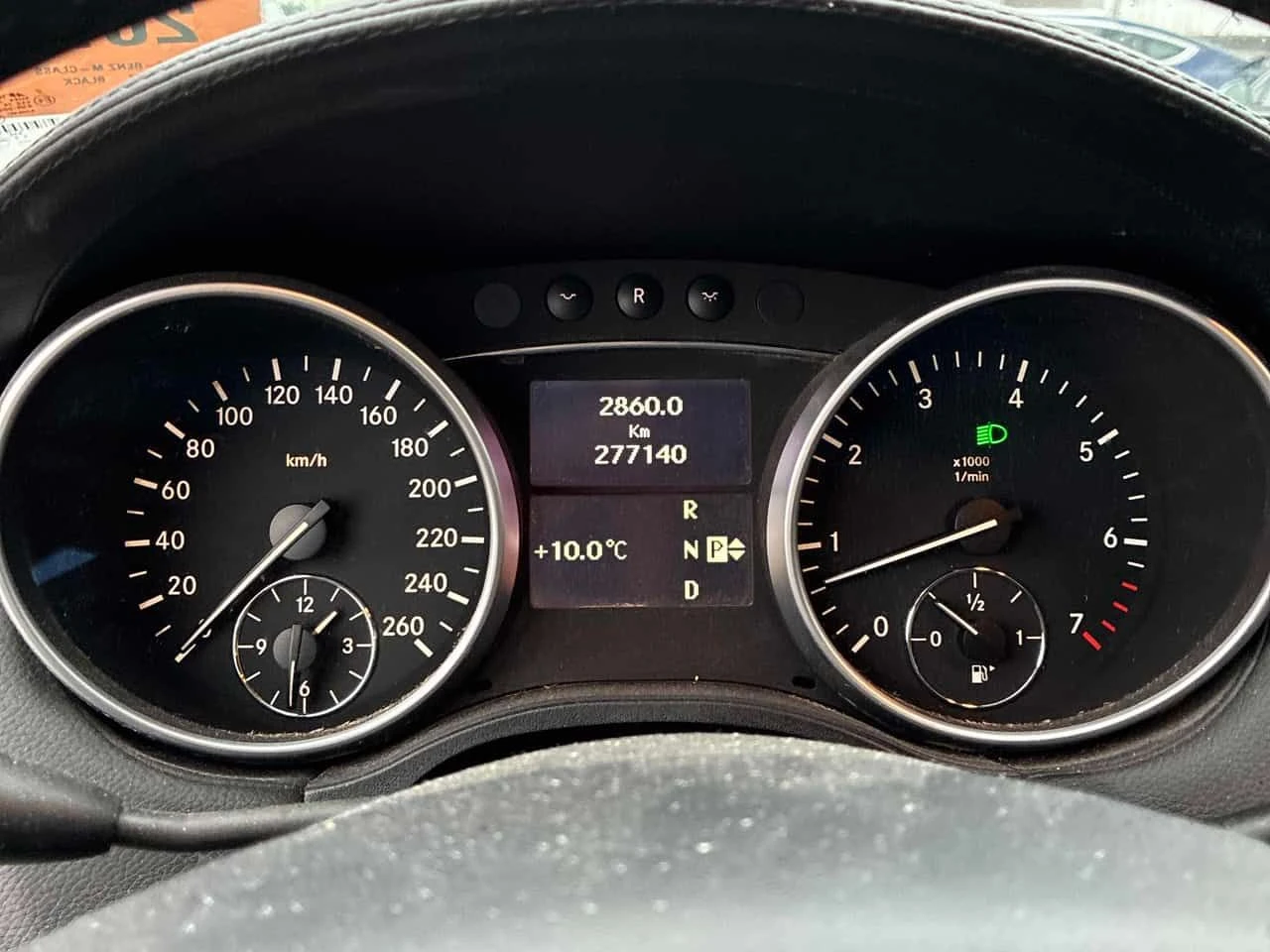 Mercedes-Benz ML 550 4MATIC * AMG PACK* ПОДГРЕВИ* ОБДУХВАНЕ* ВЪЗДУХ* , снимка 8 - Автомобили и джипове - 53804542