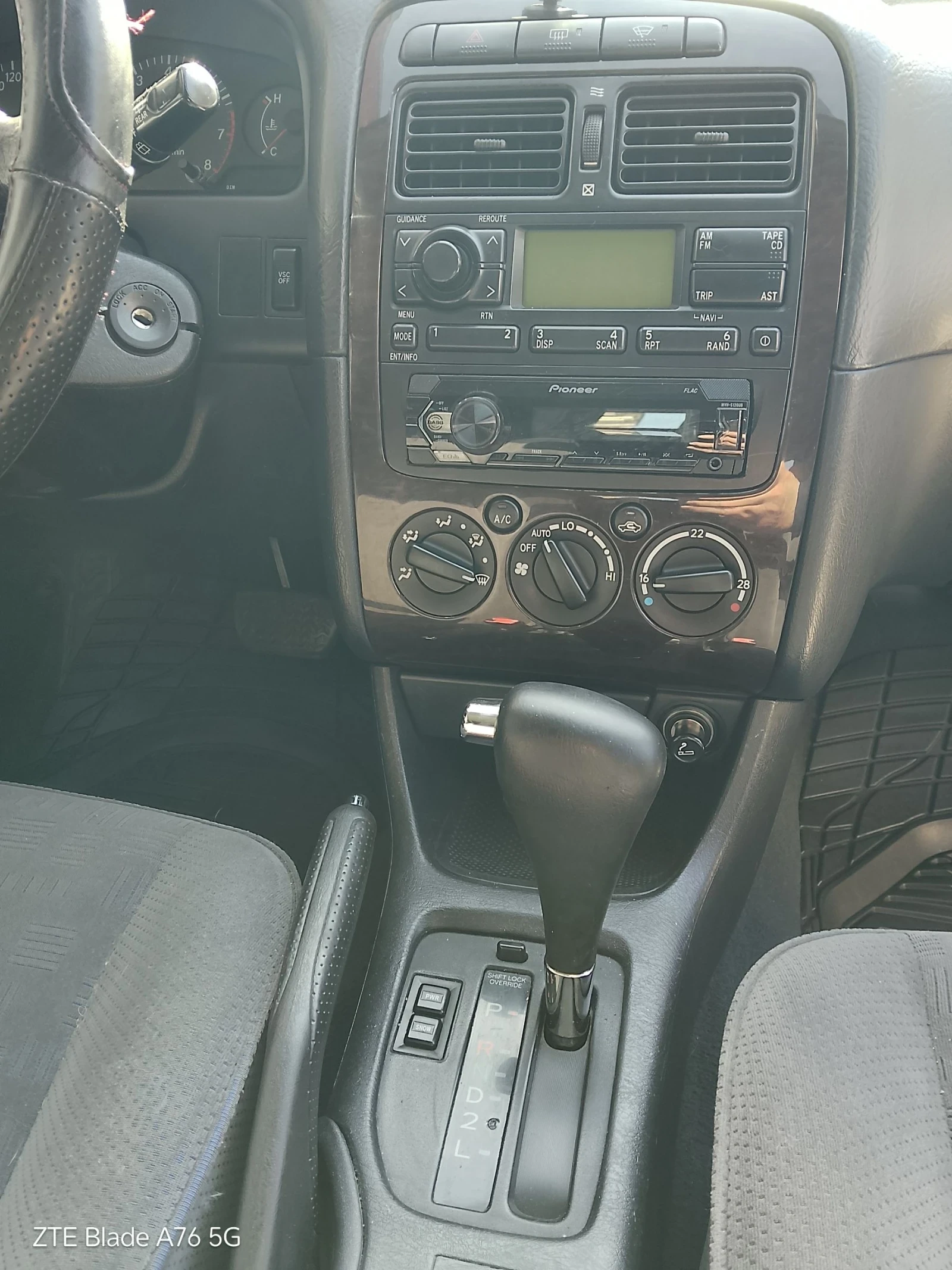 Toyota Avensis, снимка 16 - Автомобили и джипове - 53835650