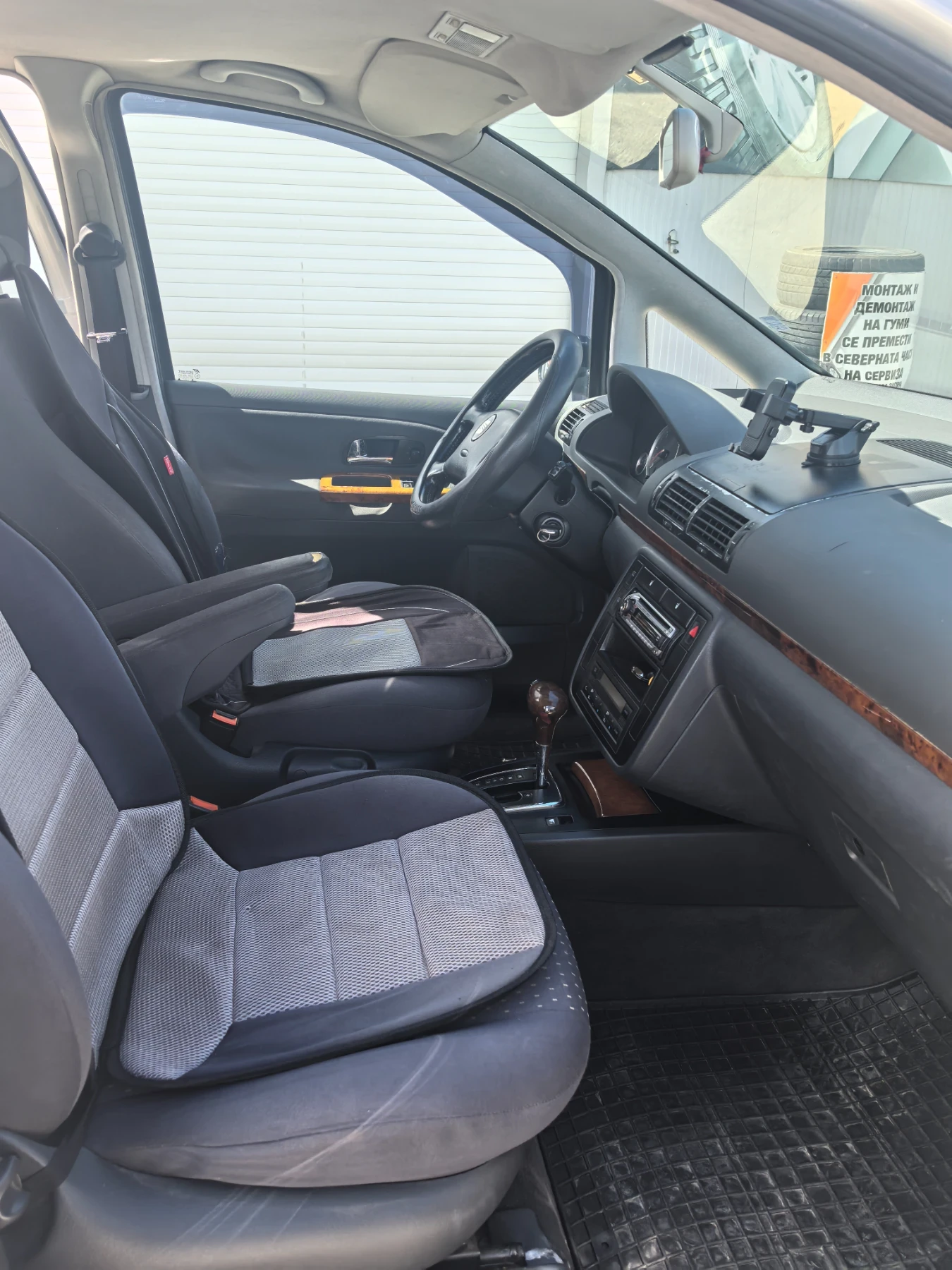Seat Alhambra, снимка 17 - Автомобили и джипове - 54581274