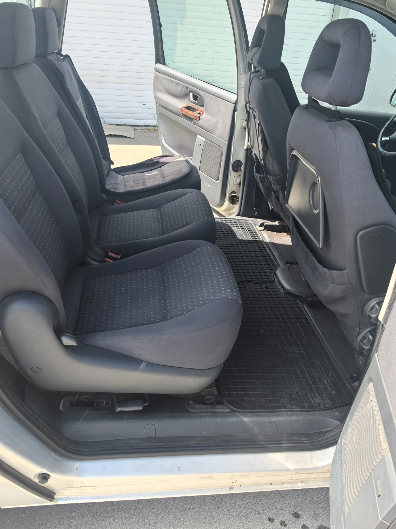 Seat Alhambra, снимка 9 - Автомобили и джипове - 54581274