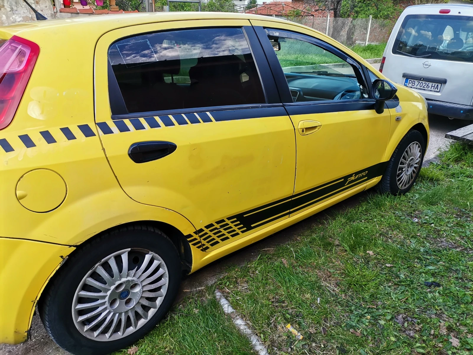 Fiat Punto Grande punto, снимка 6 - Автомобили и джипове - 54672085