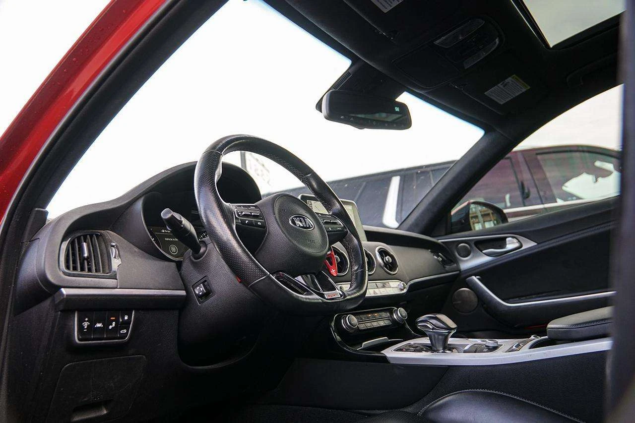 Kia Stinger GT Limited AWD NAVI / ПАНО / ЦЕНА ДО БГ, снимка 12 - Автомобили и джипове - 54875288