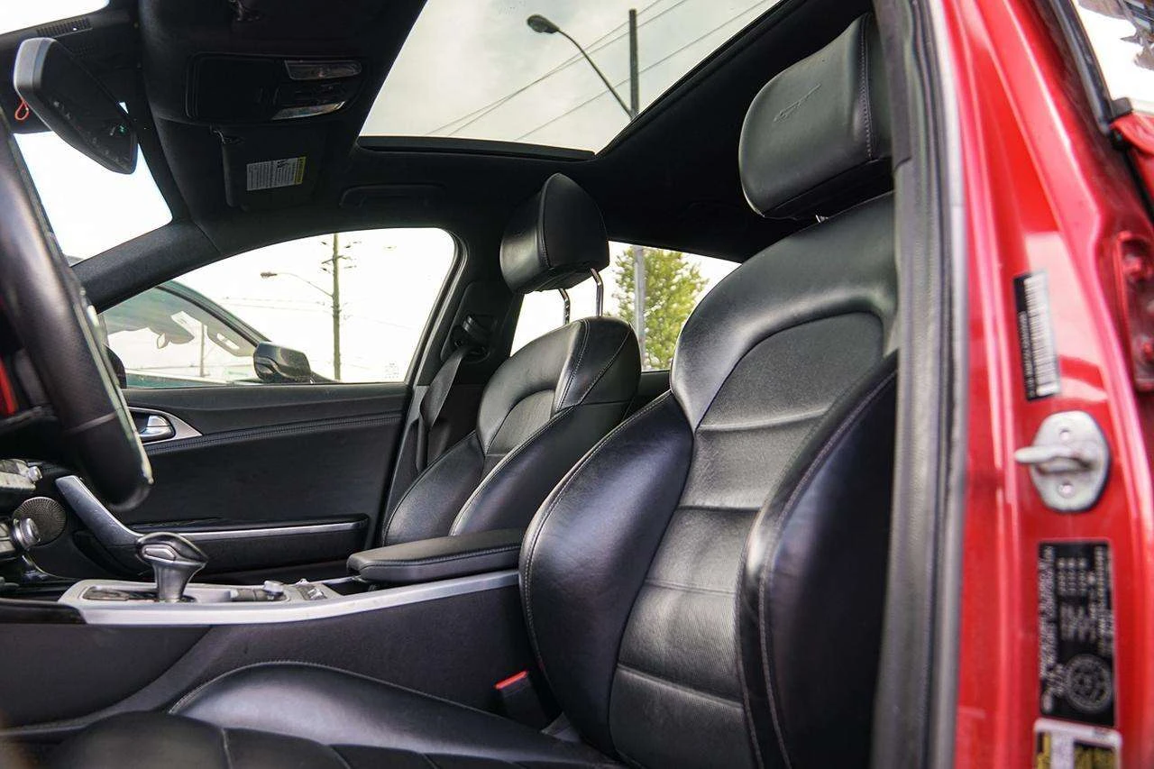 Kia Stinger GT Limited AWD NAVI / ПАНО / ЦЕНА ДО БГ, снимка 13 - Автомобили и джипове - 54875288