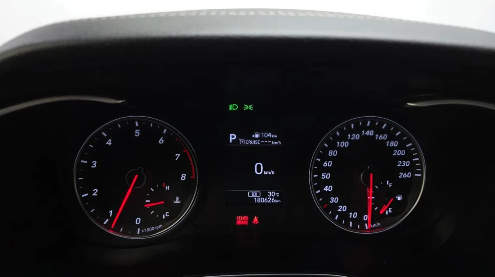 Genesis G70 КОЖЕН САЛОН / ПОДГРЕВ / КАМЕРА , снимка 5 - Автомобили и джипове - 55059891