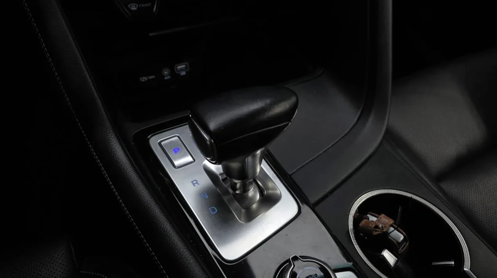 Genesis G70 КОЖЕН САЛОН / ПОДГРЕВ / КАМЕРА , снимка 6 - Автомобили и джипове - 55059891