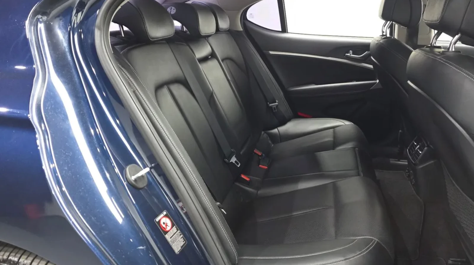 Genesis G70 КОЖЕН САЛОН / ПОДГРЕВ / КАМЕРА , снимка 8 - Автомобили и джипове - 55059891