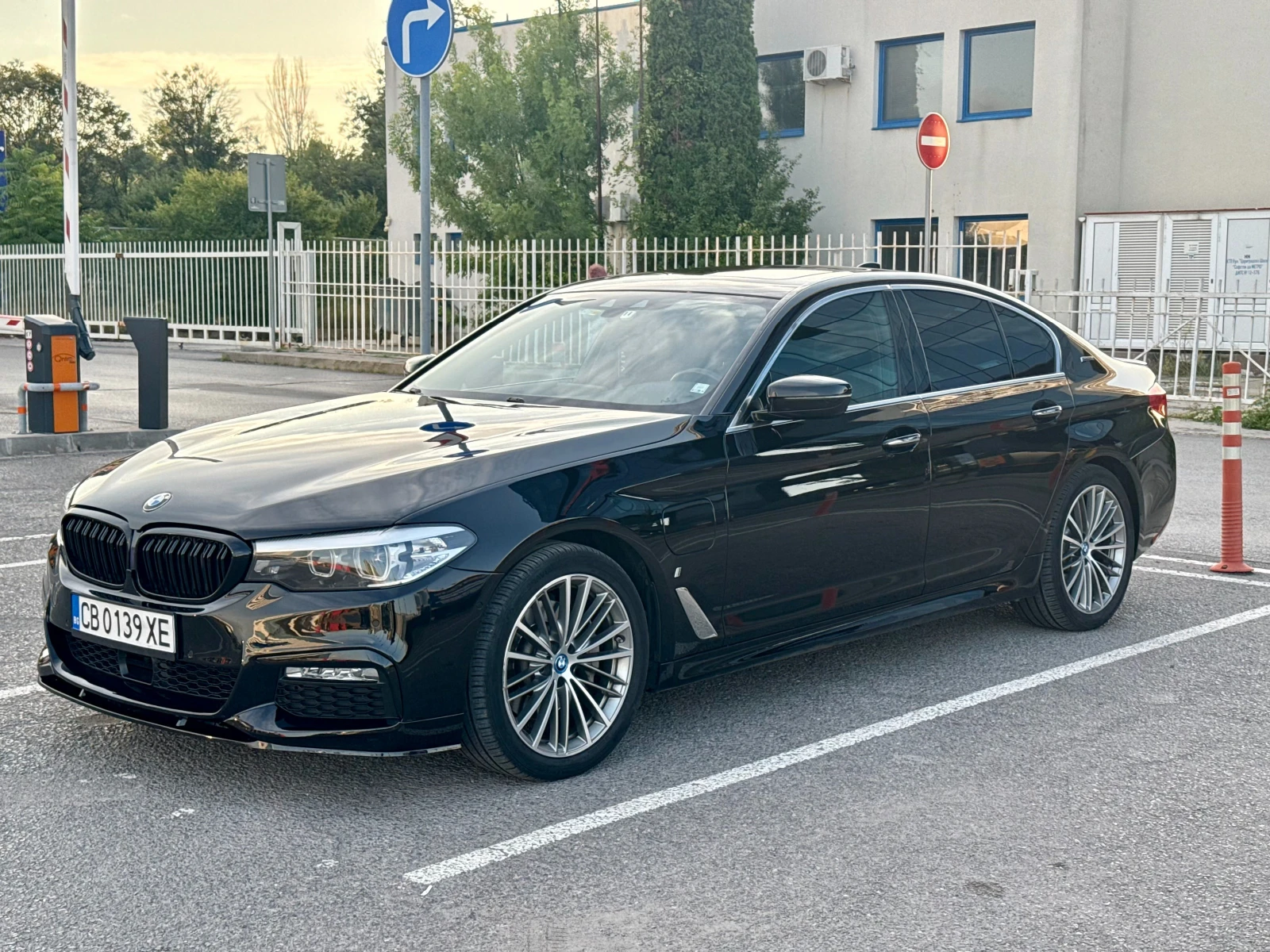 BMW 530E xDrive IPerformance, снимка 3 - Автомобили и джипове - 55100984