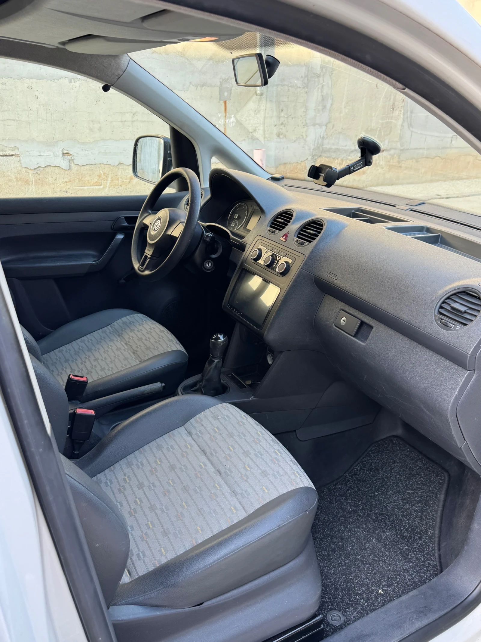 VW Caddy, снимка 6 - Автомобили и джипове - 55133711