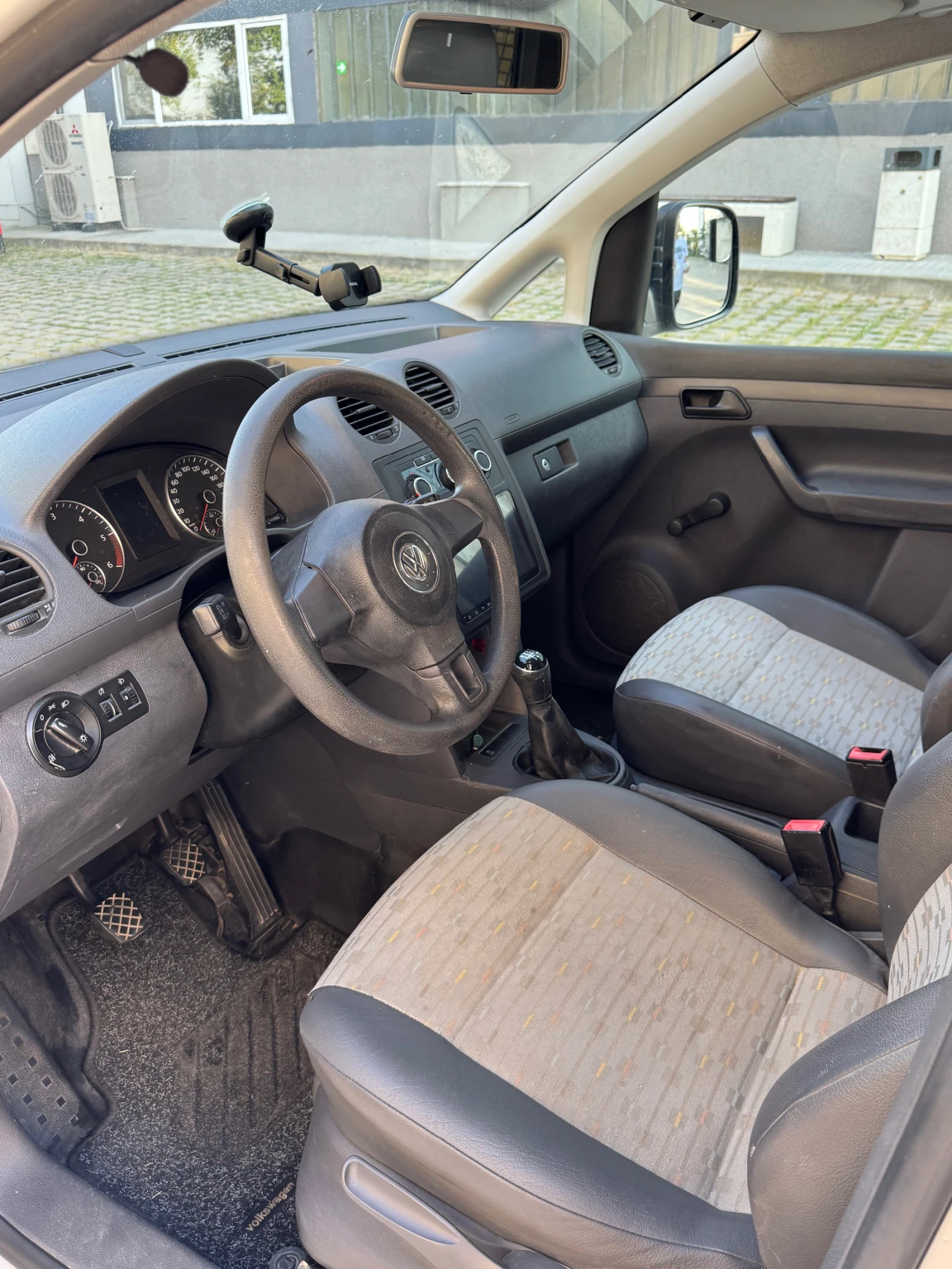 VW Caddy, снимка 7 - Автомобили и джипове - 55133711