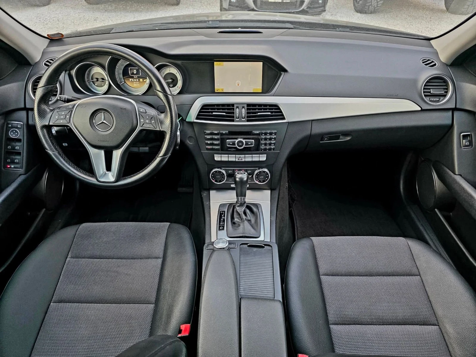 Mercedes-Benz C 220 Люк 8 бр Гуми с Джанти Fecelift Navi , снимка 8 - Автомобили и джипове - 55197483
