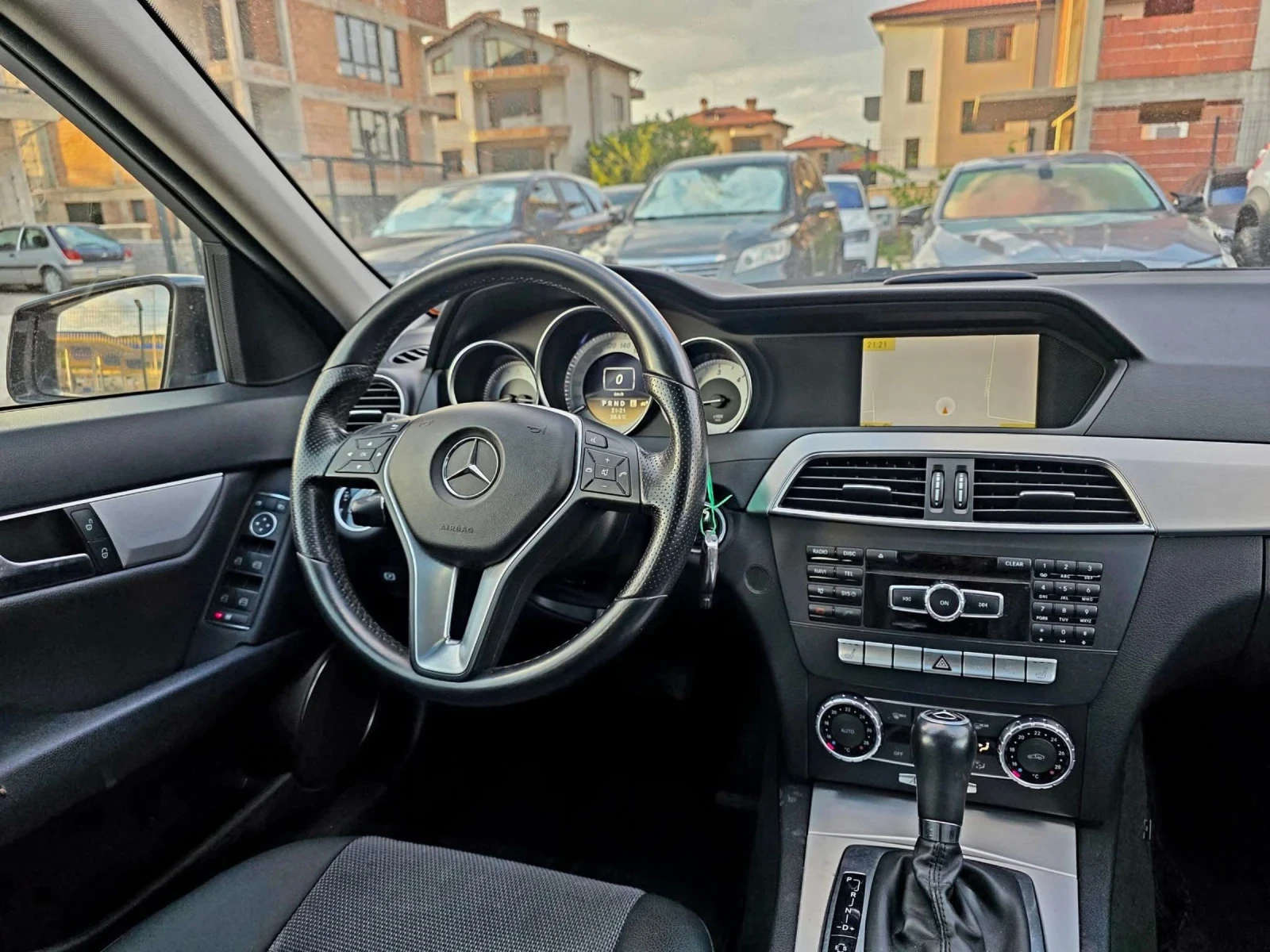 Mercedes-Benz C 220 Люк 8 бр Гуми с Джанти Fecelift Navi , снимка 9 - Автомобили и джипове - 55197483