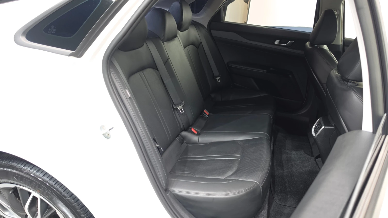 Kia K5 PRESTIGE 2.0* ПОДГРЕВ СЕДАЛКИ/ВОЛАН* hellascars.bg, снимка 14 - Автомобили и джипове - 55564767