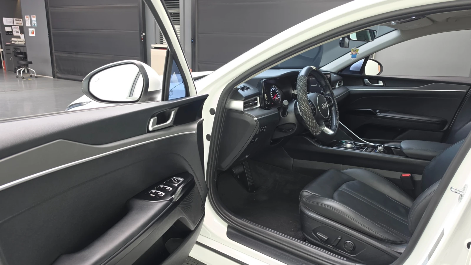 Kia K5 PRESTIGE 2.0* ПОДГРЕВ СЕДАЛКИ/ВОЛАН* hellascars.bg, снимка 6 - Автомобили и джипове - 55564767