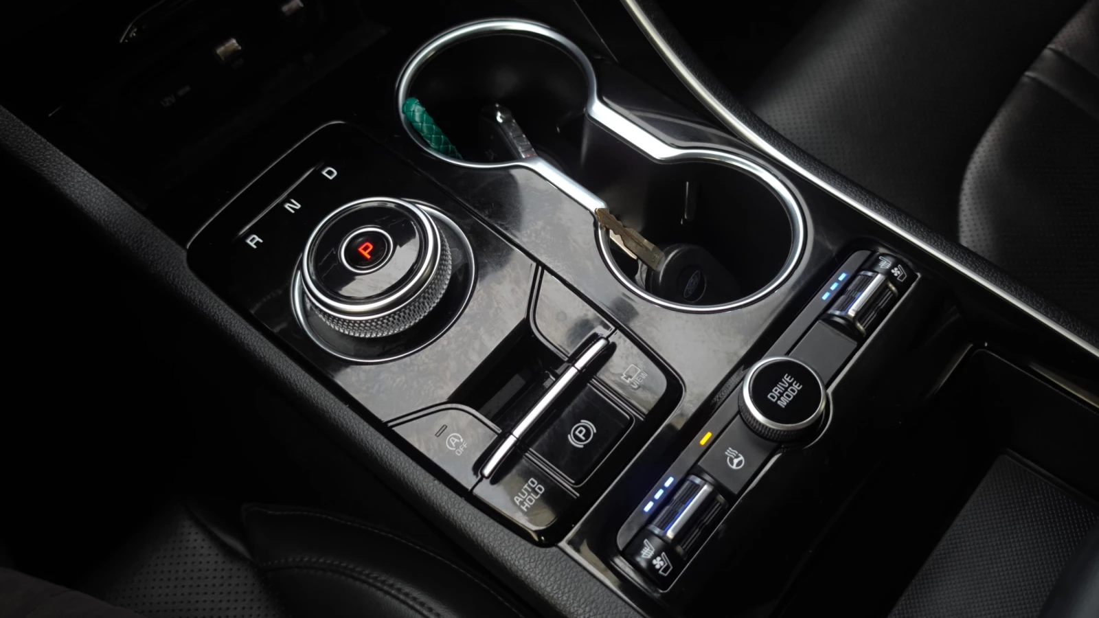 Kia K5 PRESTIGE 2.0* ПОДГРЕВ СЕДАЛКИ/ВОЛАН* hellascars.bg, снимка 12 - Автомобили и джипове - 55564767
