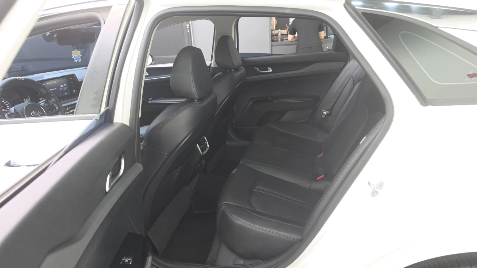 Kia K5 PRESTIGE 2.0* ПОДГРЕВ СЕДАЛКИ/ВОЛАН* hellascars.bg, снимка 13 - Автомобили и джипове - 55564767