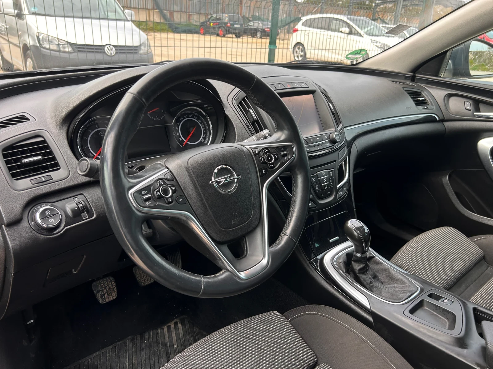 Opel Insignia, снимка 9 - Автомобили и джипове - 55598369