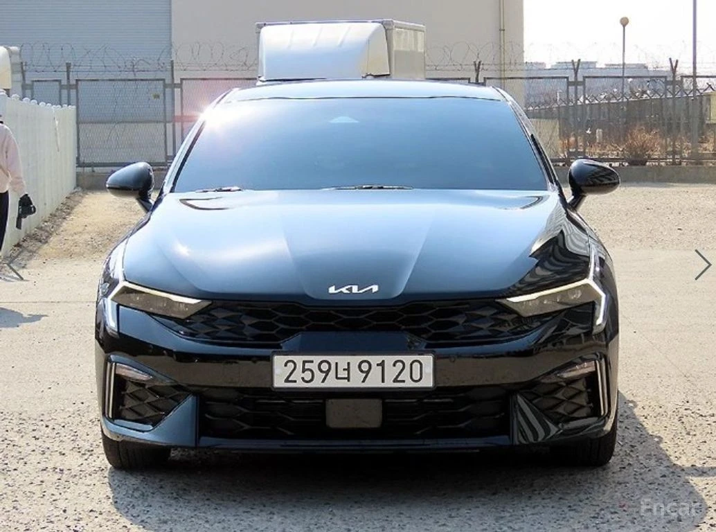 Kia K8 HYBRID* PRESTIGE* ОБДУХВАНЕ* ДИСТРОНИК* LANE* ASSI, снимка 3 - Автомобили и джипове - 55969248