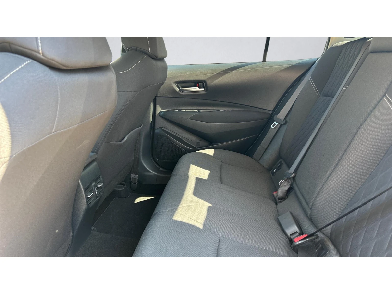 Toyota Corolla 1.5, Месечна вноска от 200  , снимка 11 - Автомобили и джипове - 55976111