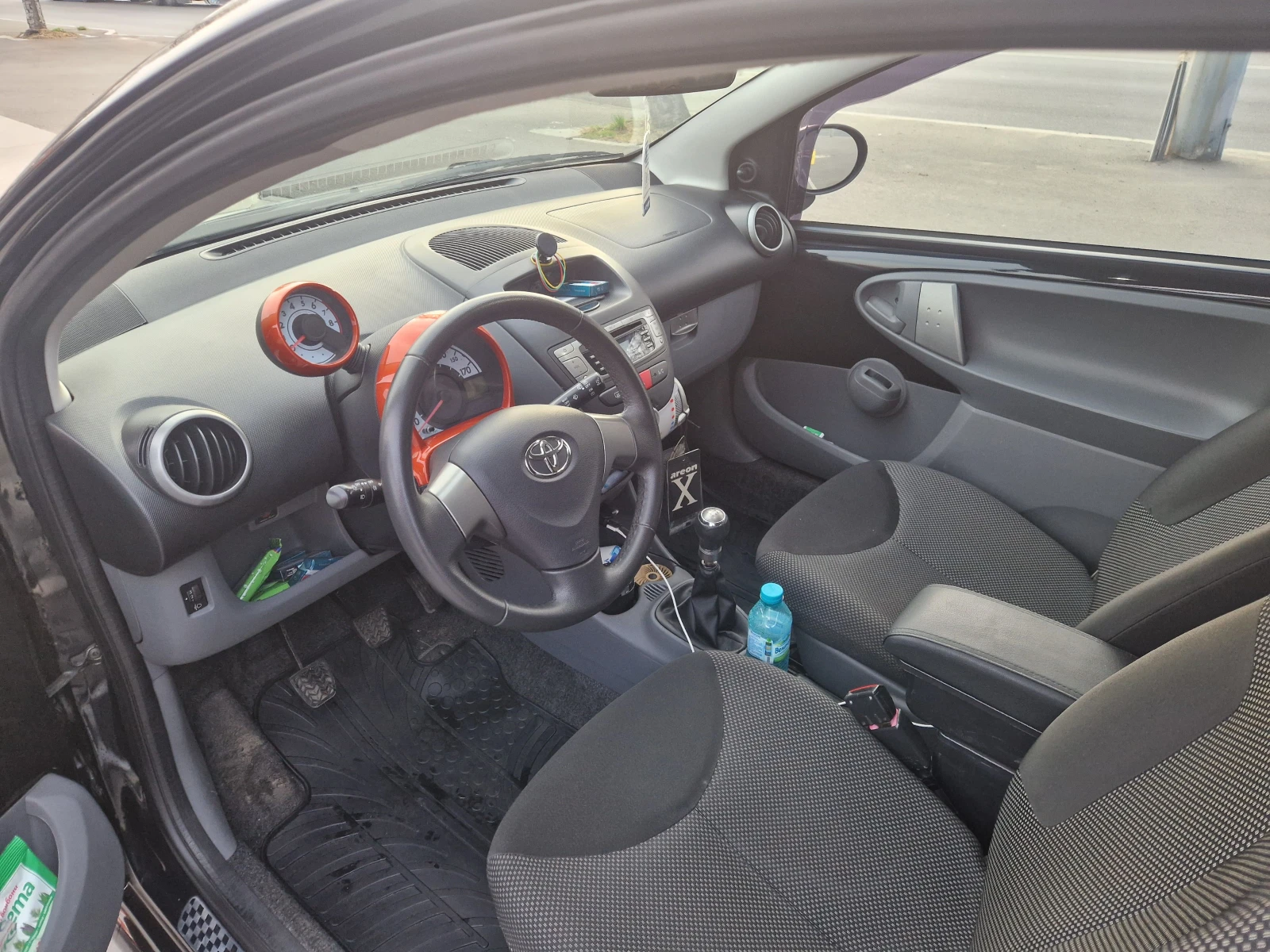 Toyota Aygo, снимка 6 - Автомобили и джипове - 56361415