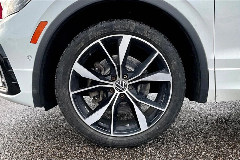 VW Tiguan R-LINE 4MOTION* ПОДГРЕВ* КАМЕРА* ПАНОРАМА* МЪРТВА , снимка 6 - Автомобили и джипове - 52936037