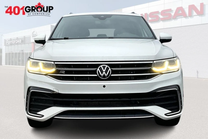 VW Tiguan R-LINE 4MOTION* ПОДГРЕВ* КАМЕРА* ПАНОРАМА* МЪРТВА , снимка 2 - Автомобили и джипове - 52936037