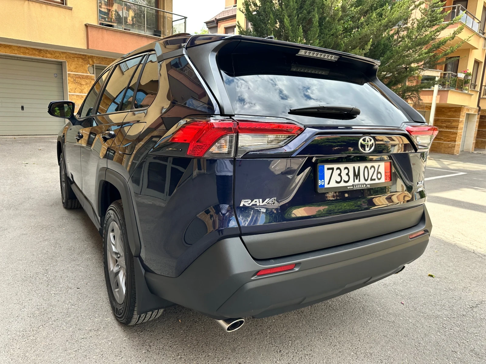 Toyota Rav4 2.5 XLE AWD - изображение 4