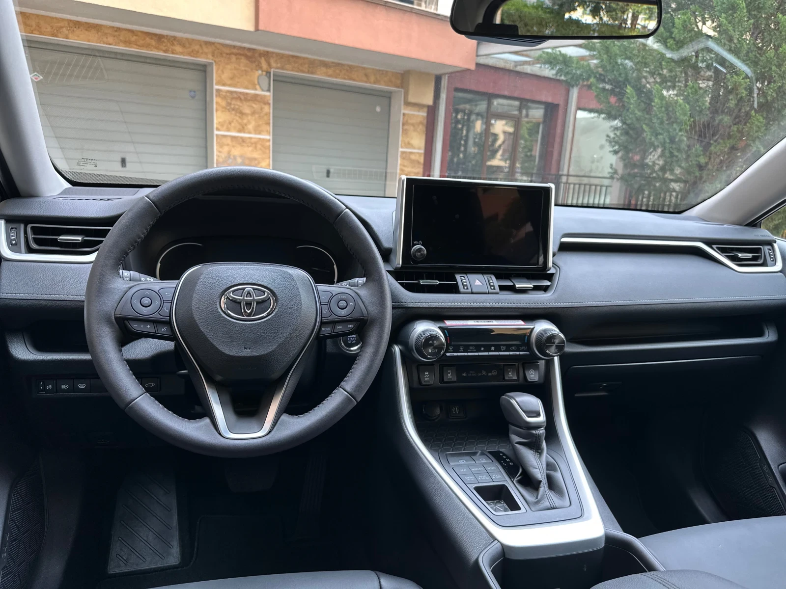 Toyota Rav4 2.5 XLE AWD - изображение 9