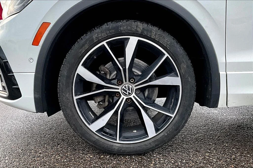 VW Tiguan R-LINE 4MOTION* ПОДГРЕВ* КАМЕРА* ПАНОРАМА* МЪРТВА  - изображение 6