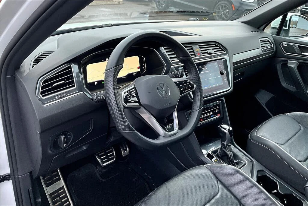 VW Tiguan R-LINE 4MOTION* ПОДГРЕВ* КАМЕРА* ПАНОРАМА* МЪРТВА  - изображение 10