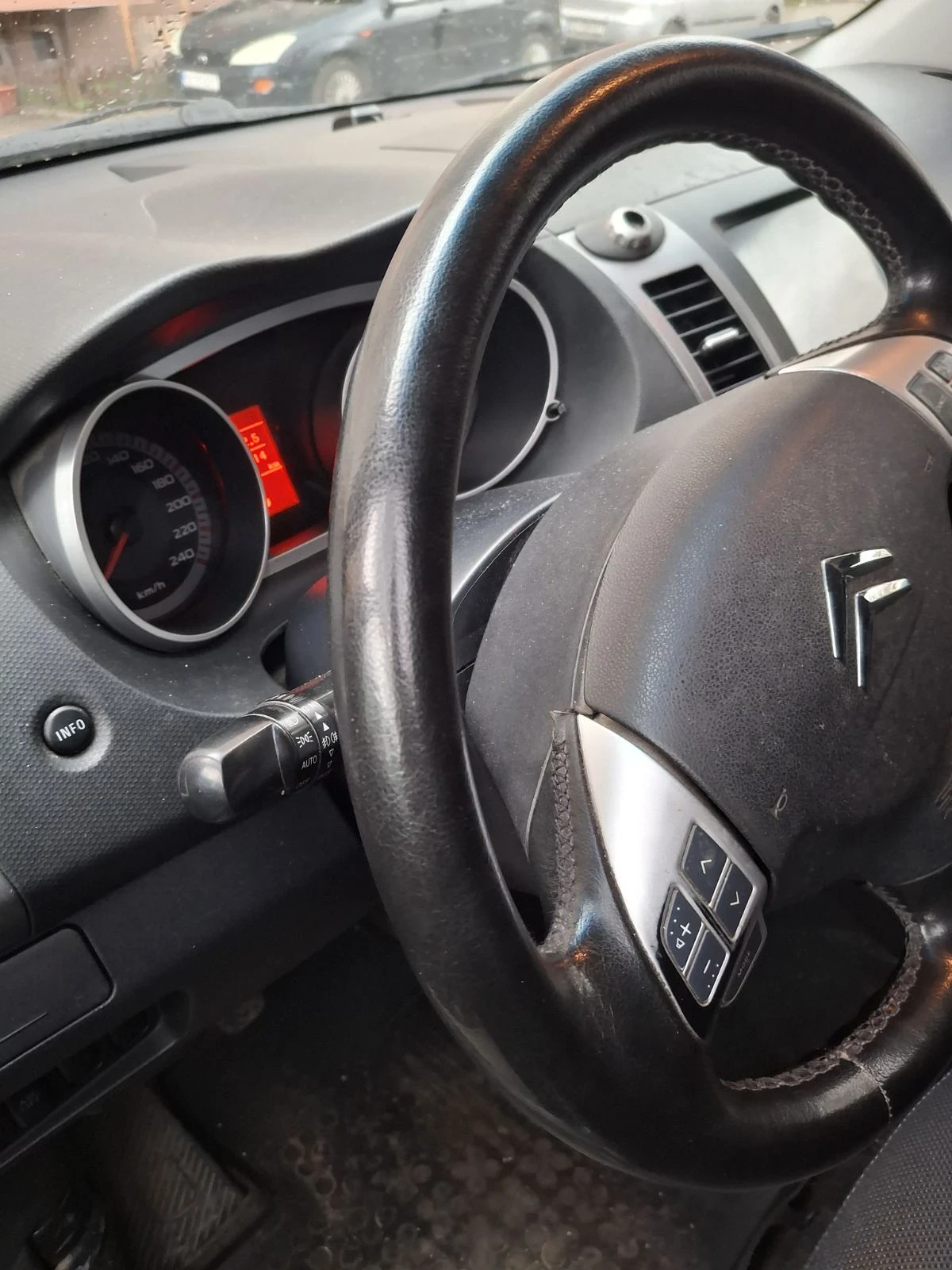 Citroen C-Crosser, снимка 8 - Автомобили и джипове - 54259696