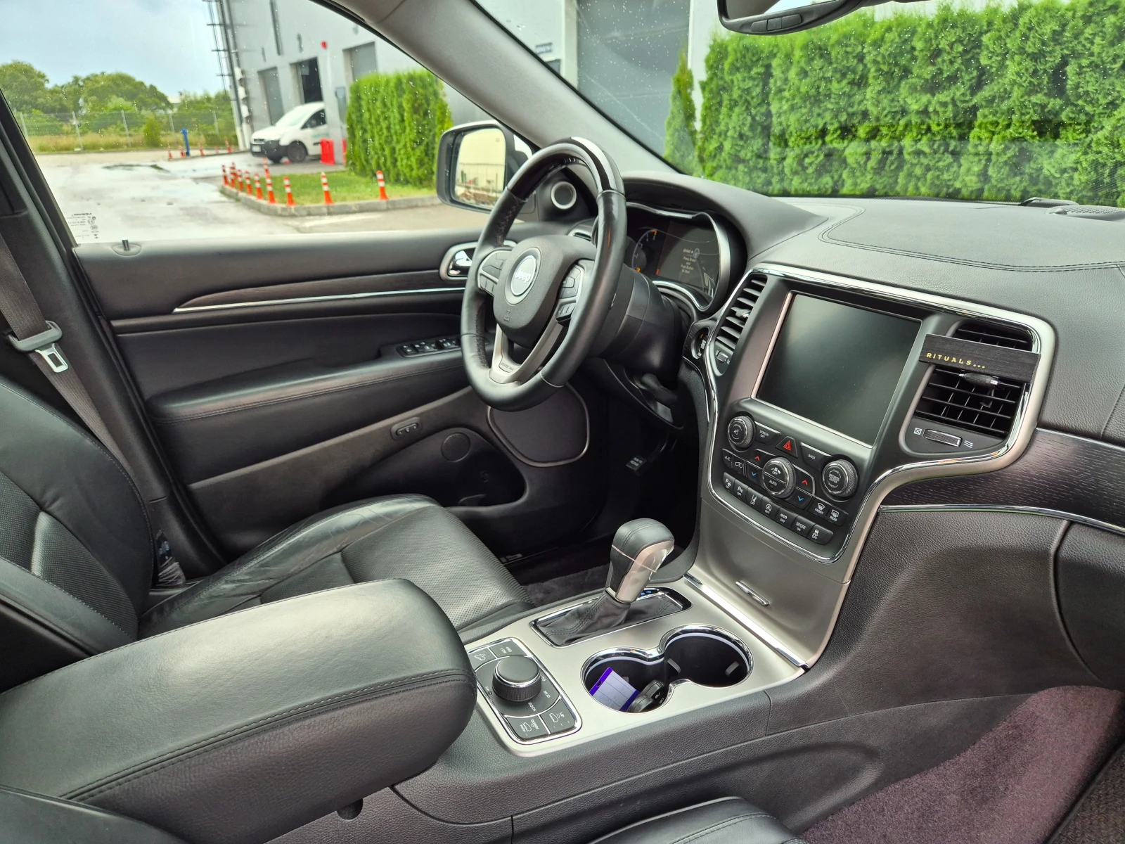 Jeep Grand cherokee 3.0d Summit 2017г.157х.км. Швейцария , снимка 15 - Автомобили и джипове - 55265186