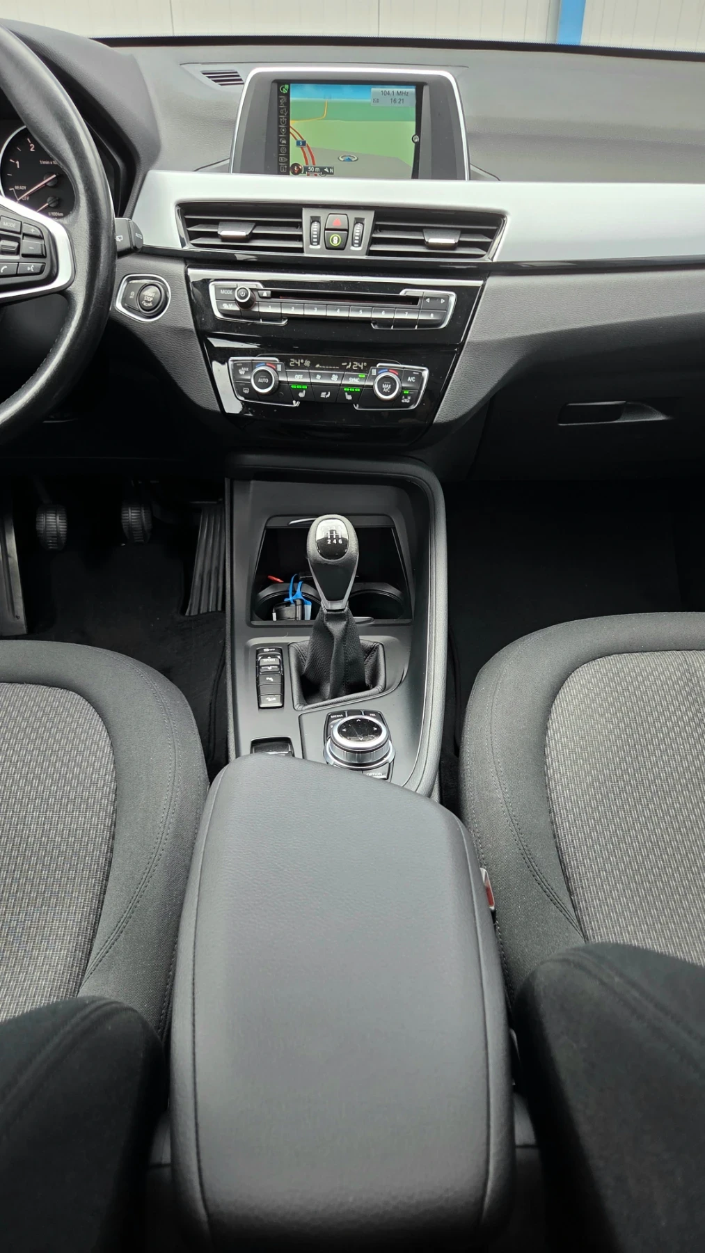 BMW X1 18d Xdrive, снимка 6 - Автомобили и джипове - 56535730