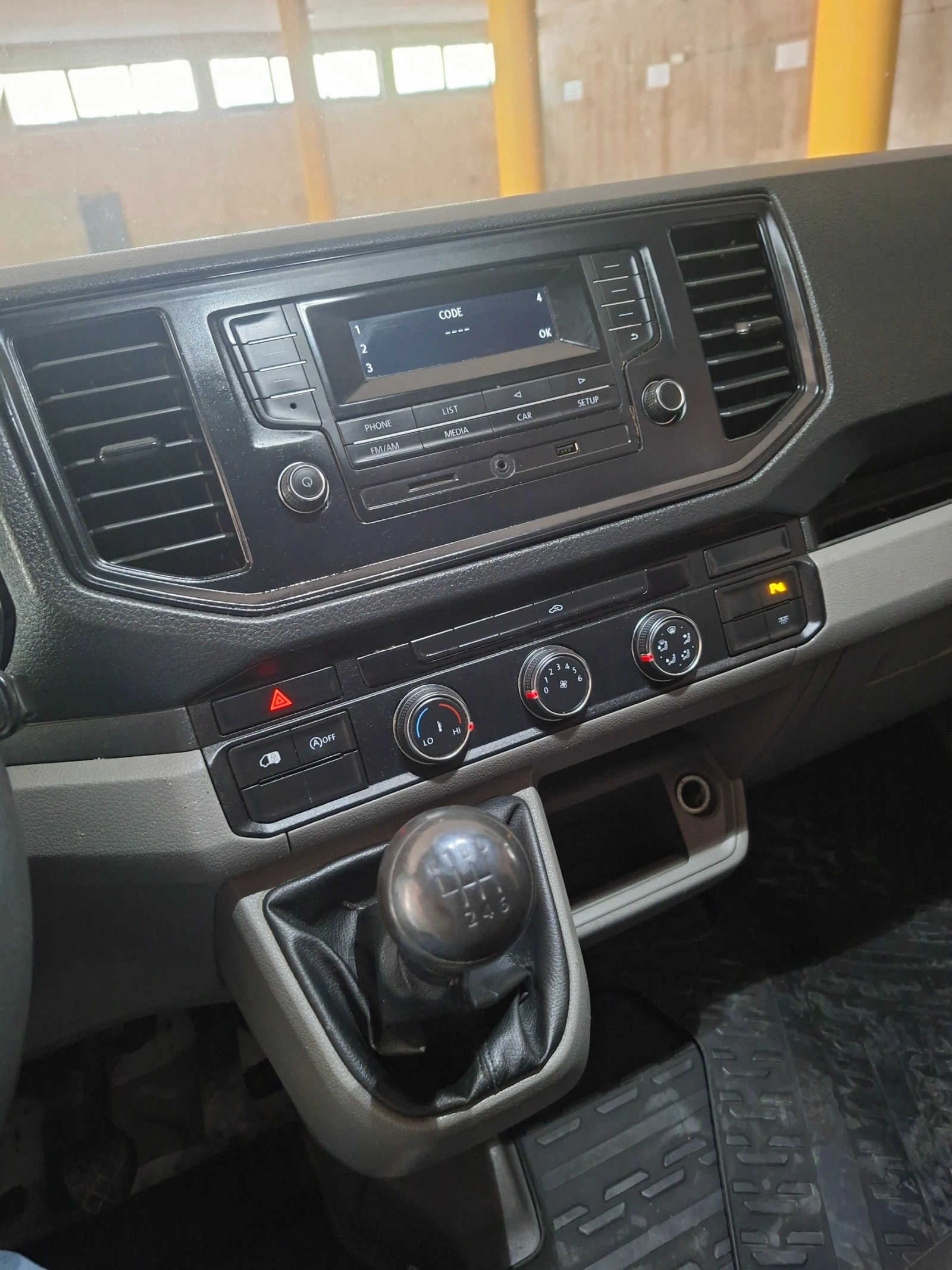 VW Crafter, снимка 11 - Бусове и автобуси - 54553357