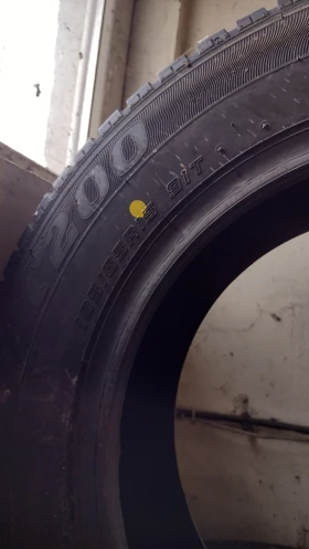 Гуми Зимни 195/65R15, снимка 3 - Гуми и джанти - 53130826