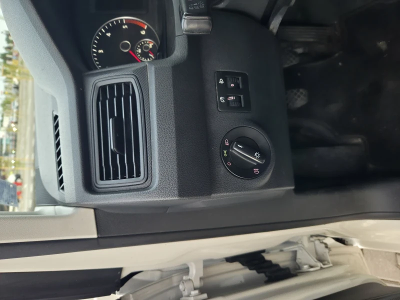 VW Caddy, снимка 7 - Автомобили и джипове - 50304618