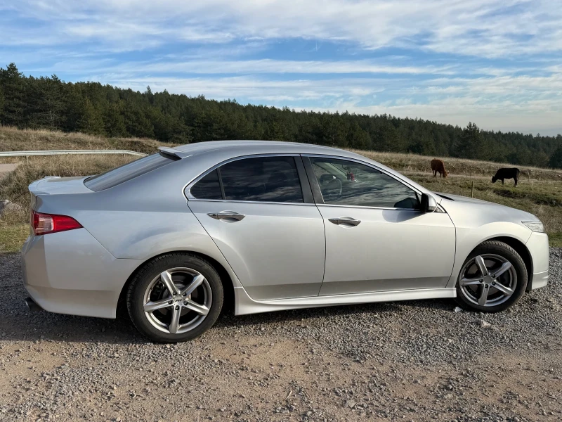 Honda Accord Executive Plus+ Advanced Safe, снимка 2 - Автомобили и джипове - 53167942