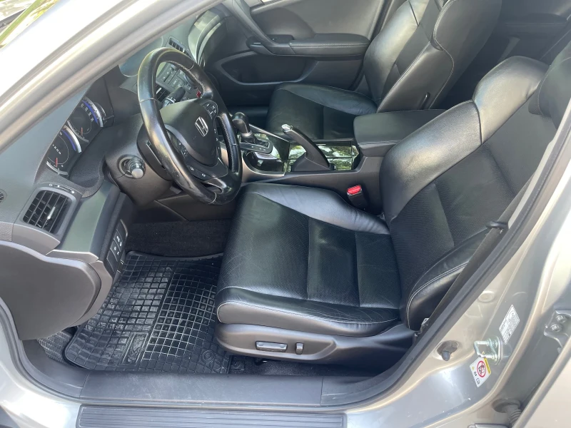 Honda Accord Executive Plus+ Advanced Safe, снимка 11 - Автомобили и джипове - 52308809