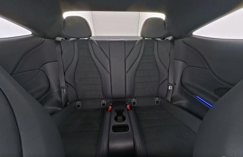 Mercedes-Benz CLE 200/ AMG/ 4-MATIC/ NIGHT/ 360 CAMERA/ LED/ PANO/, снимка 10 - Автомобили и джипове - 51659124