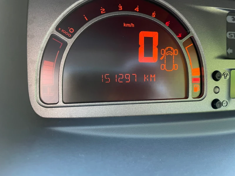 Renault Modus TURBO, снимка 15 - Автомобили и джипове - 52642816