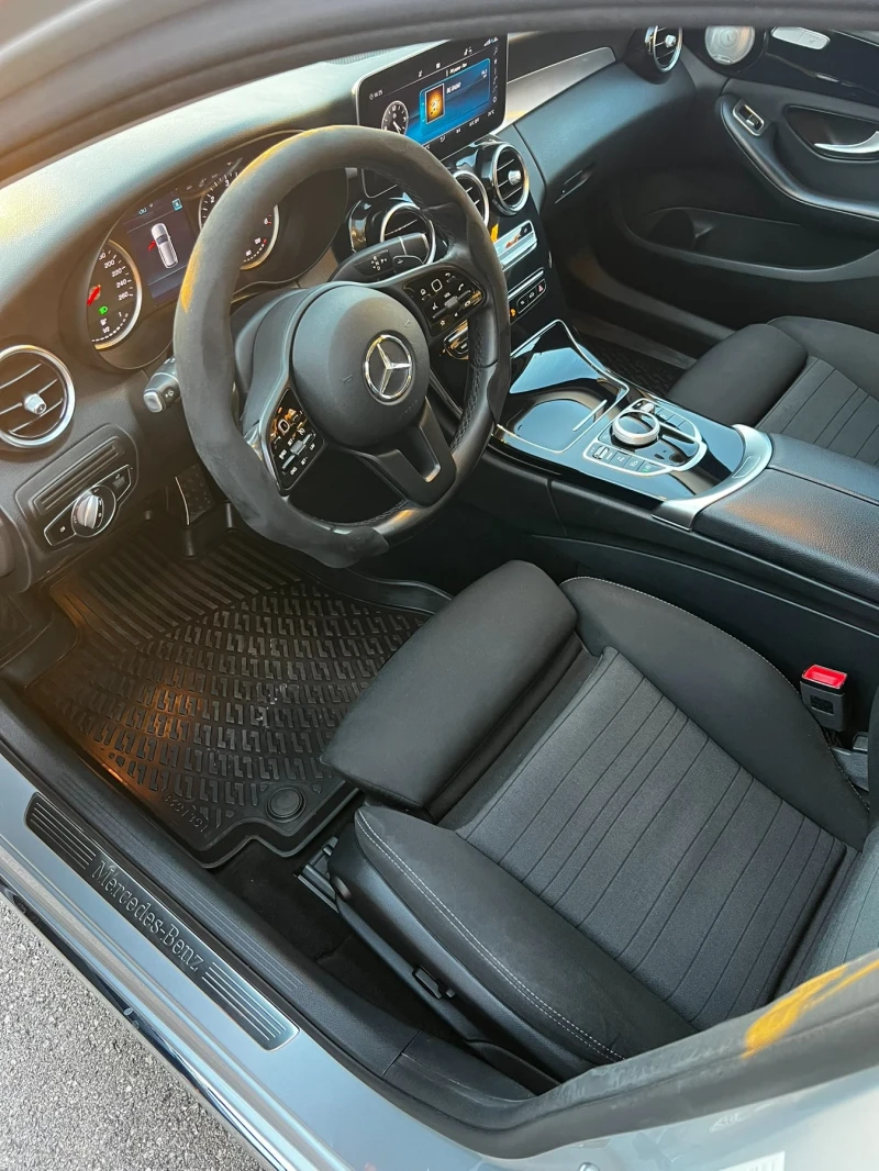 Mercedes-Benz C 200, снимка 9 - Автомобили и джипове - 52500593
