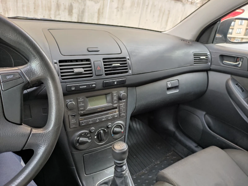 Toyota Avensis, снимка 16 - Автомобили и джипове - 52873195