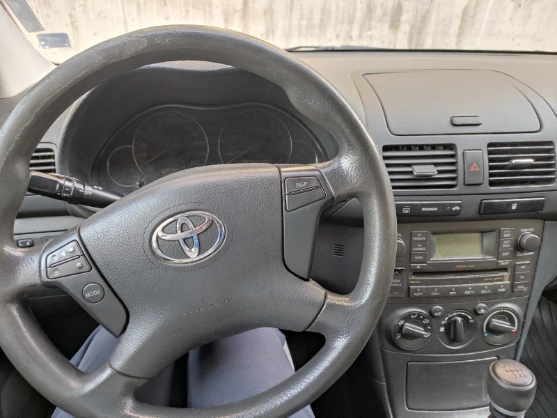 Toyota Avensis, снимка 15 - Автомобили и джипове - 52873195